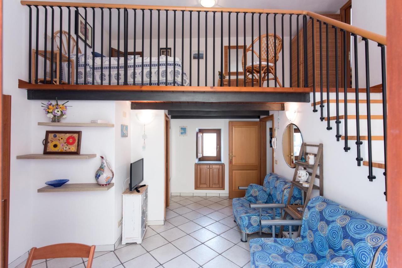 דירות ליפארי Casa Zu Peppino מראה חיצוני תמונה