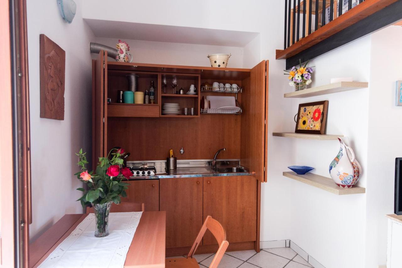 דירות ליפארי Casa Zu Peppino מראה חיצוני תמונה