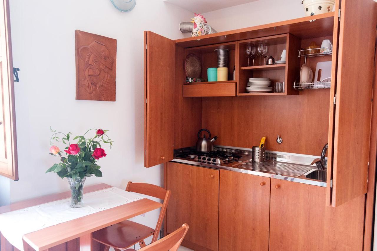 דירות ליפארי Casa Zu Peppino מראה חיצוני תמונה