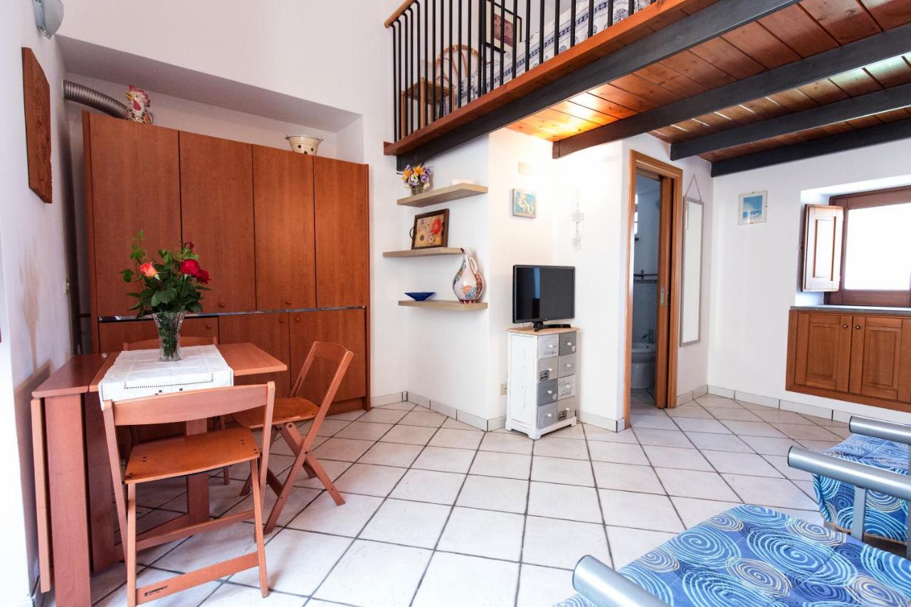 דירות ליפארי Casa Zu Peppino מראה חיצוני תמונה