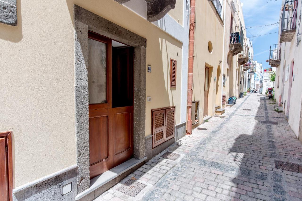 דירות ליפארי Casa Zu Peppino מראה חיצוני תמונה