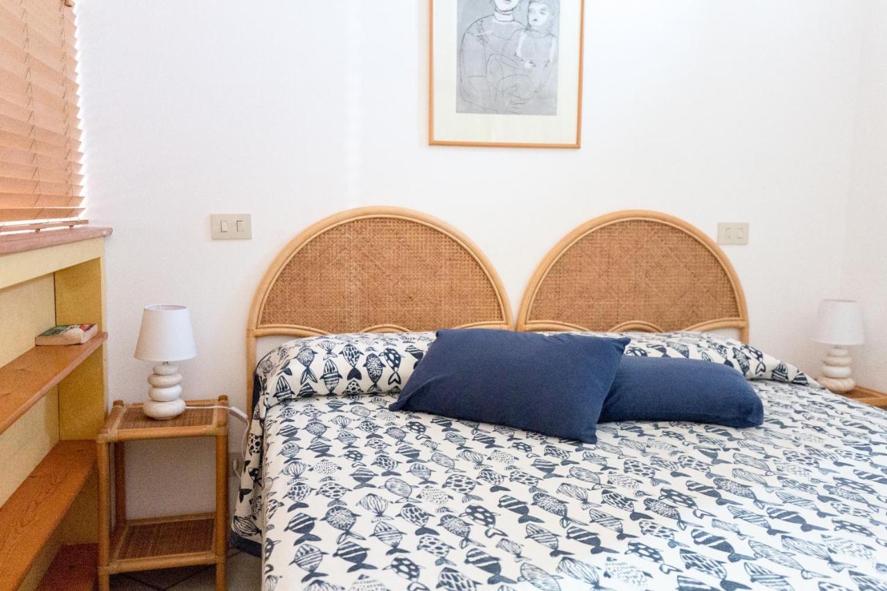 דירות ליפארי Casa Zu Peppino מראה חיצוני תמונה