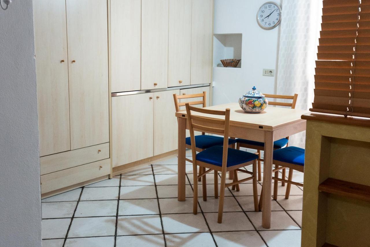 דירות ליפארי Casa Zu Peppino מראה חיצוני תמונה