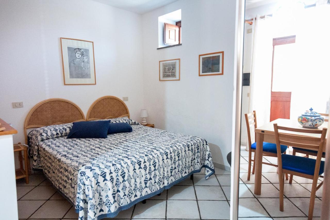 דירות ליפארי Casa Zu Peppino מראה חיצוני תמונה